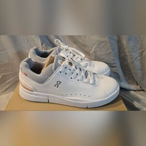 On Women's The Roger Advantage Shoes White Rosehip Size 10 New No Box Top